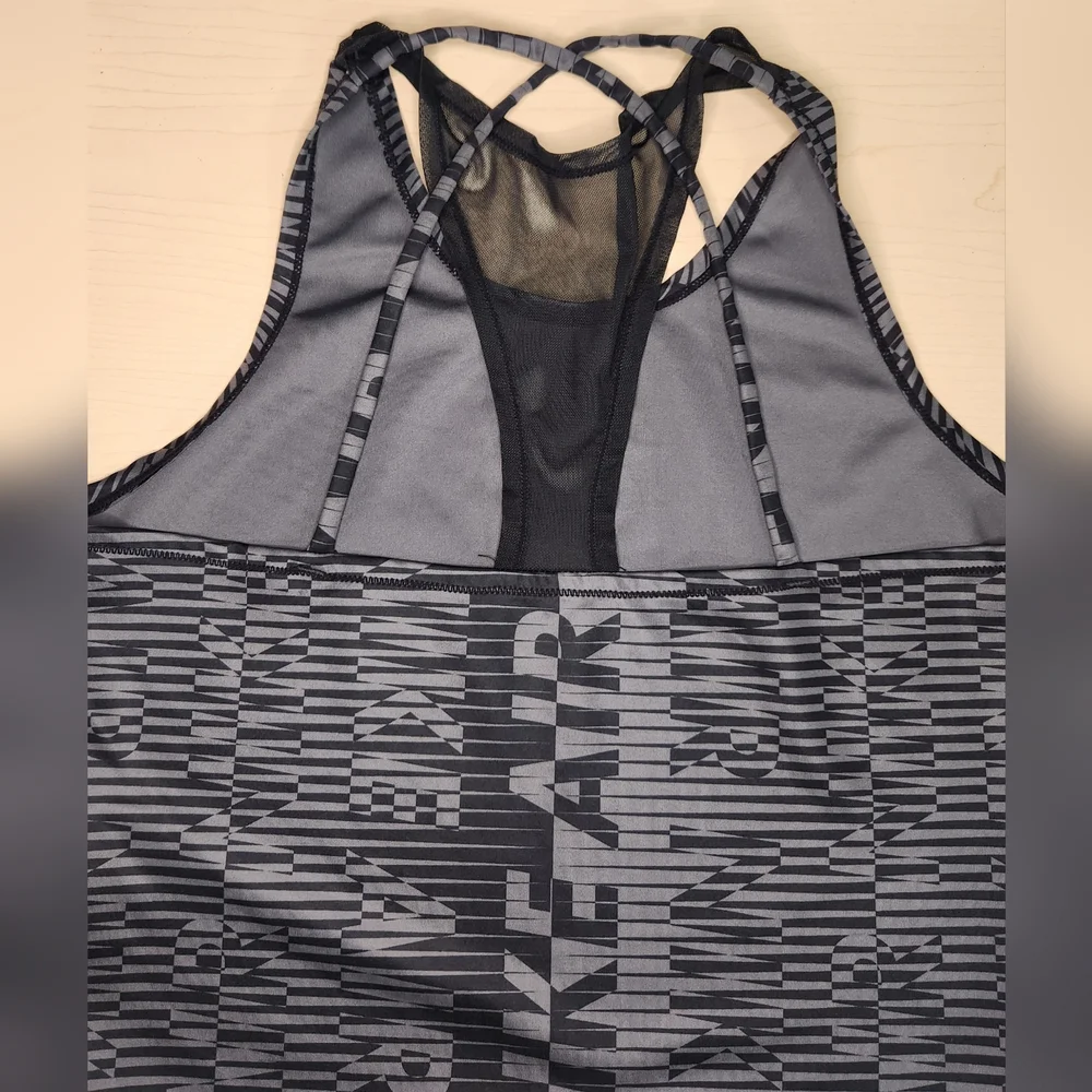 Nike Athletic Razor Back Running Top Size Medium - Picture 3 of 5